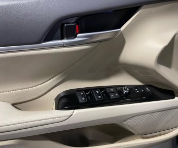 Toyota Camry 2019 - Nhập khẩu nguyên chiếc, giá chỉ 1 tỷ 25tr