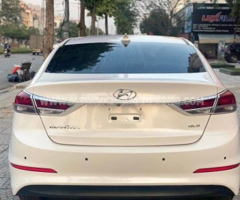 Hyundai Elantra 2018 - Màu trắng, giá chỉ 445 triệu