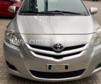 Toyota Vios 2010 - Xe màu bạc số tự động