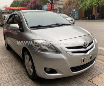 Toyota Vios 2010 - Xe màu bạc số tự động