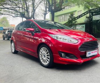 Ford Fiesta 2014 - Màu đỏ, nhập khẩu