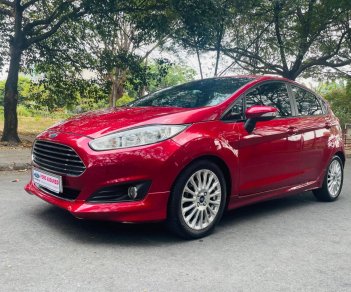 Ford Fiesta 2014 - Màu đỏ, nhập khẩu