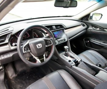 Honda Civic 2020 - Odo chỉ 26.000km, siêu mới, nhập Thái