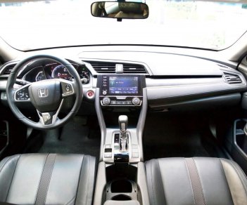 Honda Civic 2020 - Nhập Thái, odo chỉ 28.000km, cực siêu lướt