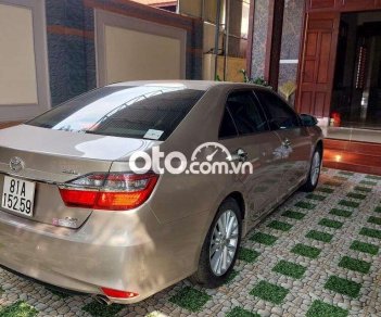 Toyota Camry  sx 2018 số tđ bản full xe gia lai 2018 - Camry sx 2018 số tđ bản full xe gia lai