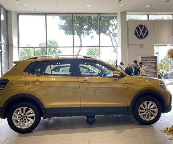 Volkswagen T-Cross 2023 - Màu vàng cá tính trẻ trung, khuyến mãi lên đến 250 triệu - SUV đô thị duy nhất tháng này