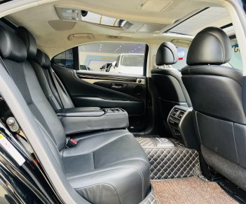 Lexus LS 460 2015 - Màu đen nội thất đen