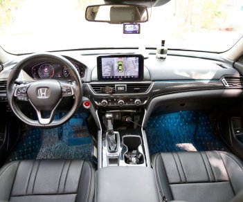 Honda Accord 2020 - Odo: Chỉ 18.000km, màu silver Limtied cực siêu hiếm, nhập Thái, siêu lướt