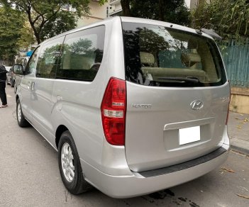 Hyundai Starex 2010 - Màu bạc, 445tr