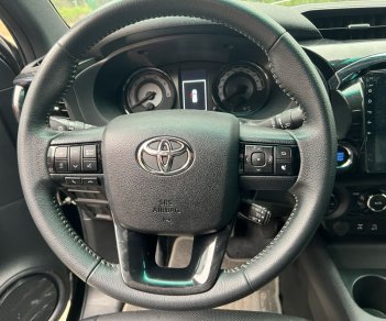 Toyota Hilux 2018 - Hỗ trợ trả góp 70%, xe đẹp, giá tốt giao ngay