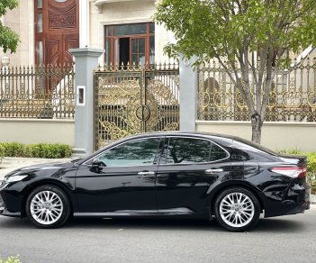 Toyota Camry 2019 - Xe công ty giám đốc ít đi, còn mới nguyên