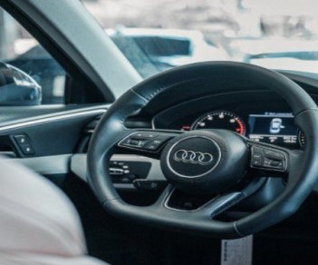 Audi A4 2017 - Màu đen, nhập khẩu