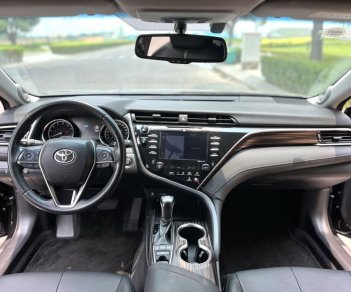 Toyota Camry 2019 - Xe công ty giám đốc ít đi, còn mới nguyên