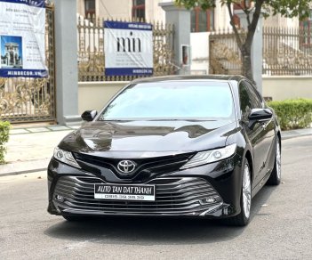 Toyota Camry 2019 - Xe công ty giám đốc ít đi, còn mới nguyên