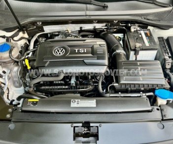 Volkswagen Passat 2016 - Màu trắng, nhập khẩu nguyên chiếc