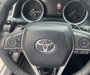 Toyota Camry 2020 - Giá hời