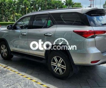 Toyota Fortuner M cần bán fotuner máy dầu rất mới số sàn 2017 - M cần bán fotuner máy dầu rất mới số sàn