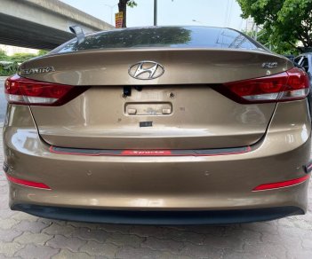 Hyundai Elantra 2016 - Số sàn, giá 2xy, anh em k+ ok, xe 1 chủ biển phố không mất 20 triệu - Xe thật mới, lốp xe còn 5 quả mới