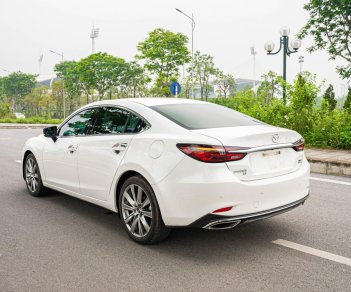 Mazda 6 2022 - Màu trắng, nội thất nâu