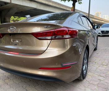 Hyundai Elantra 2016 - Số sàn, giá 2xy, anh em k+ ok, xe 1 chủ biển phố không mất 20 triệu - Xe thật mới, lốp xe còn 5 quả mới