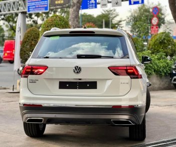Volkswagen Tiguan 2021 - Xe ĐỨC nhập nguyên chiếc.Bản Full option, động cơ 2.0 Turbo, dẫn động bốn bánh toàn thời gian biến thiên.