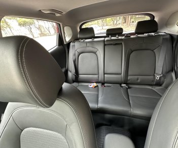 Hyundai Xe khách 2019 - Gia đình cần bán xe Huyndai Kona 1.6t, đời 2019,