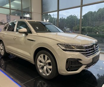 Volkswagen Toquareg Luxury 2023 - màu trắng sang trọng, đẹp mắt, đầy option cho khách hàng đẳng cấp, giảm ngay 225tr cho khách mua xe tháng nà