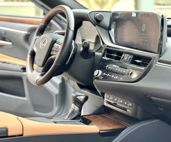 Lexus ES 250 2023 - Cần Bán Lexus Es250 5 chỗ   
