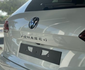 Volkswagen Touareg Luxury 2022 - Bán ô tô Volkswagen Touareg Luxury đời 2022, màu trắng, nhập khẩu chính hãng