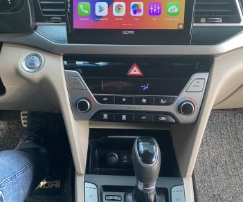 Hyundai Elantra 2018 - Số tự động
