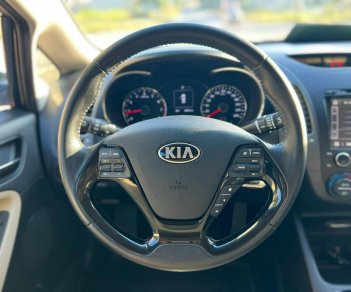 Kia Cerato 2018 - Od 6v8 km