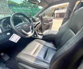 Toyota Highlander 2015 - Bán nhanh TOYOTA HIGHLANDER - XLE 3.5.