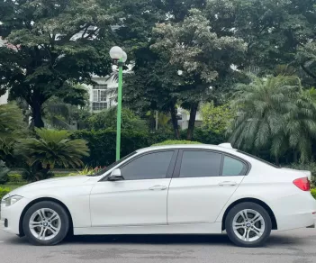 Hãng khác Khác 2013 - BÁN XE BMW 320i - 2013 - Giá 420 TRIỆU .