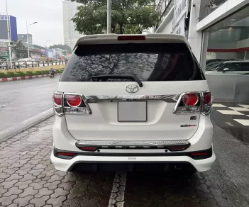 Toyota Fortuner 2015 - Bán ô tô Toyota Fortuner đời 2015, TRD Sportivo màu trắng, giá chỉ 5xx triệu