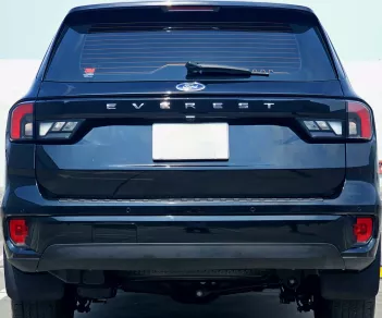 Ford Everest 2022 - Ford Everest Turbo ambiente 2022 nhập Thái dáng 2023 biển Sài Gòn