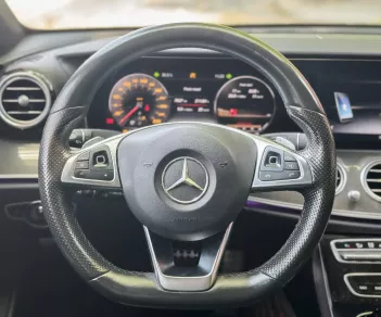 Mercedes-Benz E300 2016 - Cần bán Mercedes năm 2016, màu đen, nhập khẩu chính hãng