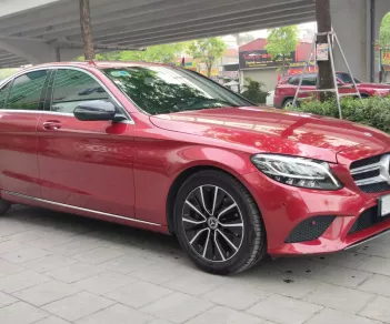 Mercedes-Benz C200 2019 - Cần bán xe Mercedes Benz đời 2019, màu Đỏ, tên tư nhân xe đi gia đình