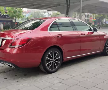 Mercedes-Benz C200 2019 - Cần bán xe Mercedes Benz đời 2019, màu Đỏ, tên tư nhân xe đi gia đình