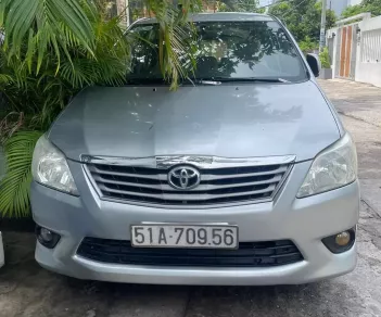 Toyota Innova 2013 - BÁN XE TOYOTA INNOVA - 2013 - Giá 300 TRIỆU .