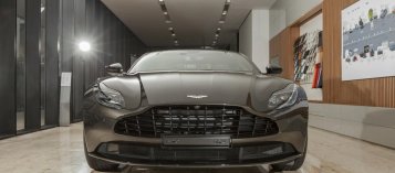Ngắm siêu xe Aston Martin DB11 màu Kopi Bronze độc nhất Việt Nam đã có mặt tại đại lý